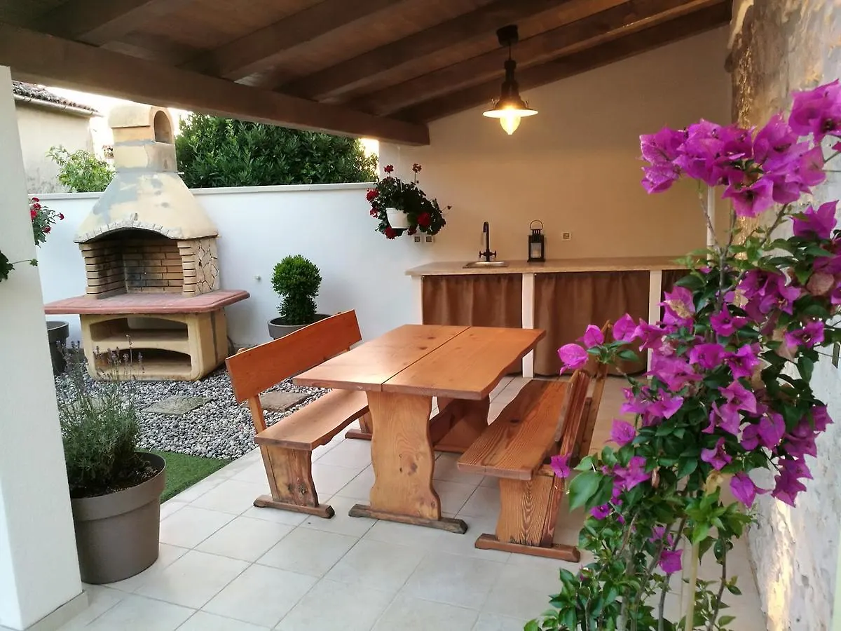 Holiday Home Ana Kanfanar